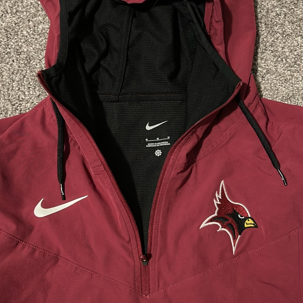 Nike jacket medium with St. John fisher Cardinal logo - Picture 2 of 3